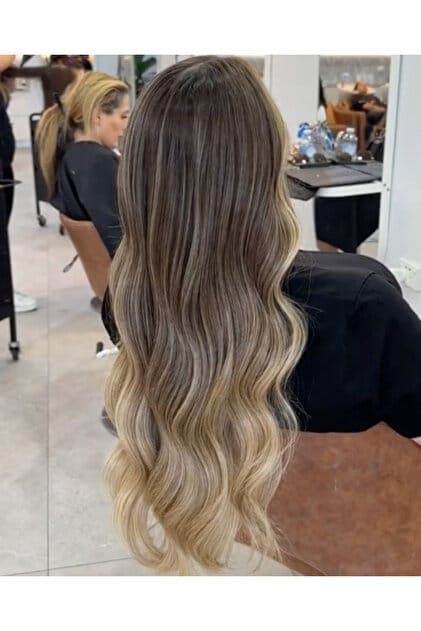 Ombre balyaj — koyu kökten açık uca geçiş